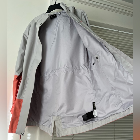**sold elsewhere** Marmot Wend Goretex long jacket, grey and peach, size medium - Picture 12 of 17